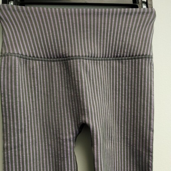 Fabletics - High Waisted Seamless Rib Legging - Size: XS - Picture 2 of 6